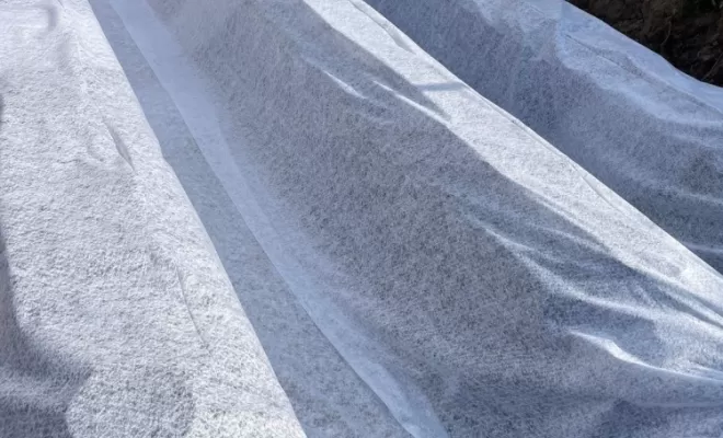réalisation d'un terrassement pour l'assainissement d'une maison individuelle à Grimaud.