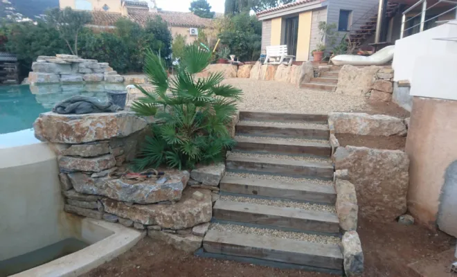 RCVA BTP réalise tous vos enrochement à Grimaud