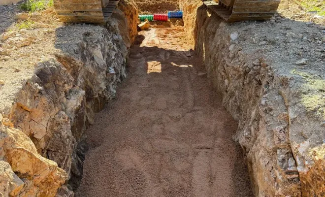 Réalisation d'un réseau pour alimenter une maison en eau, électricité et téléphone dans le golfe de Saint-Tropez, Golfe de Saint-Tropez, RCVA BTP